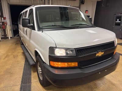 2022 Chevrolet Express Passenger 3500 1LS