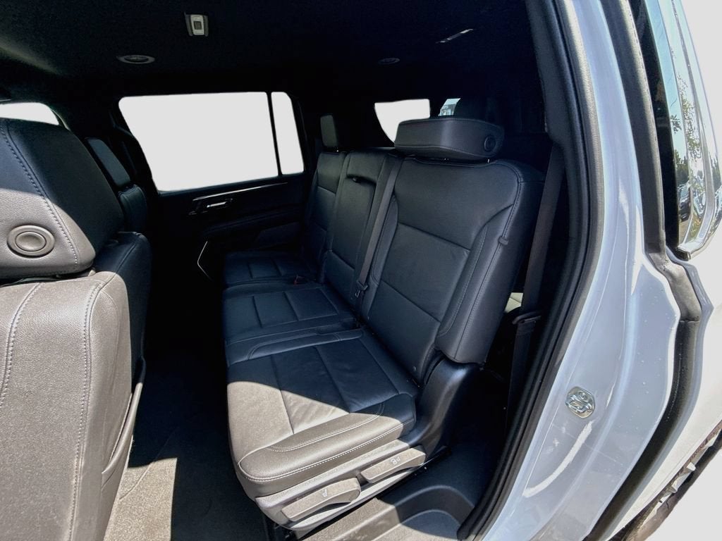 2025 Chevrolet Suburban LT