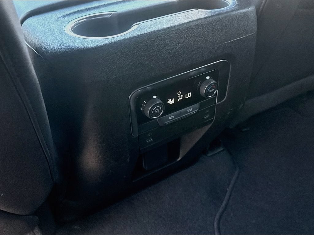 2025 Chevrolet Suburban LT