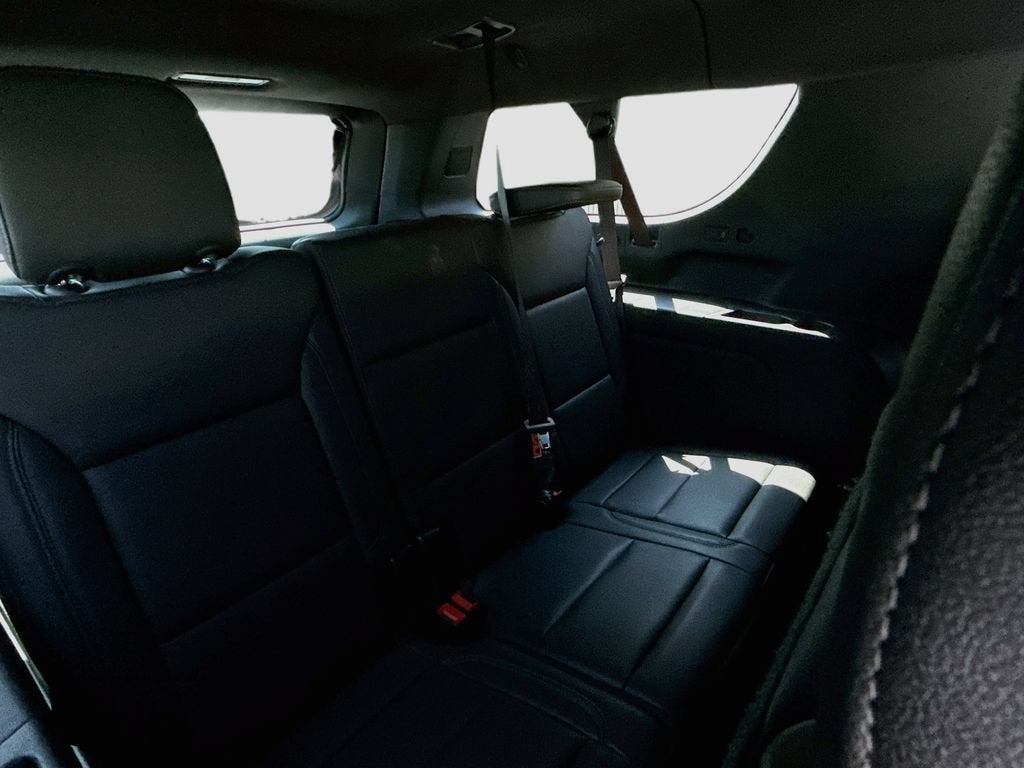 2025 Chevrolet Suburban LT