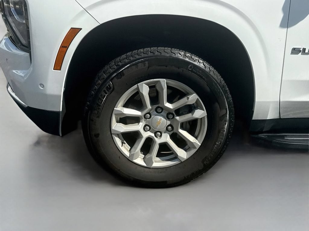 2025 Chevrolet Suburban LT