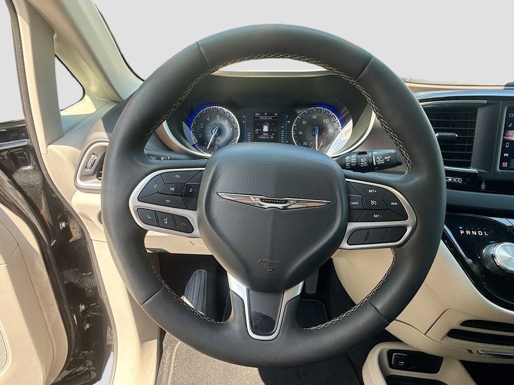 2024 Chrysler Voyager LX