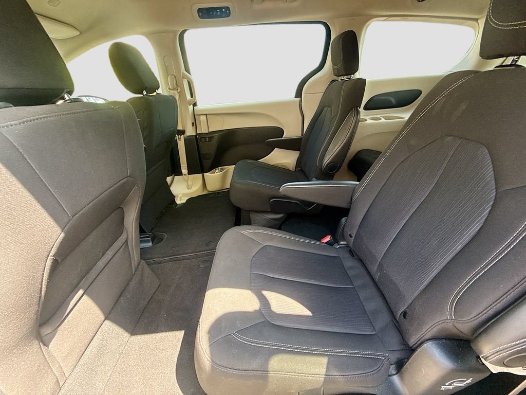 2024 Chrysler Voyager LX
