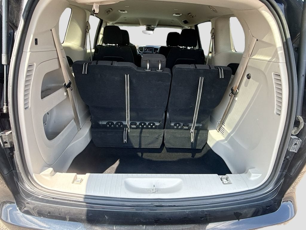 2024 Chrysler Voyager LX