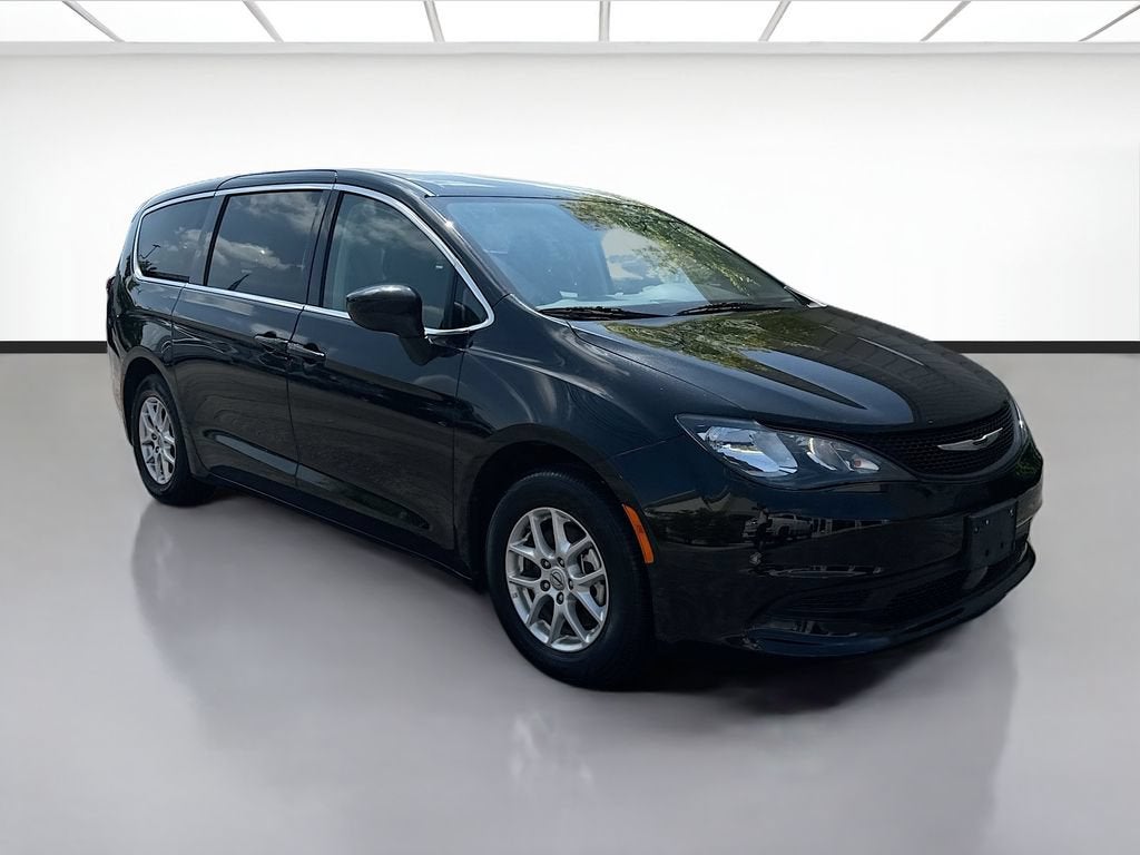 2024 Chrysler Voyager LX