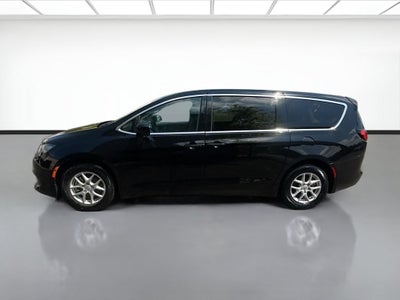 2024 Chrysler Voyager LX
