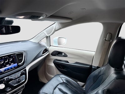 2022 Chrysler Pacifica Hybrid Touring L