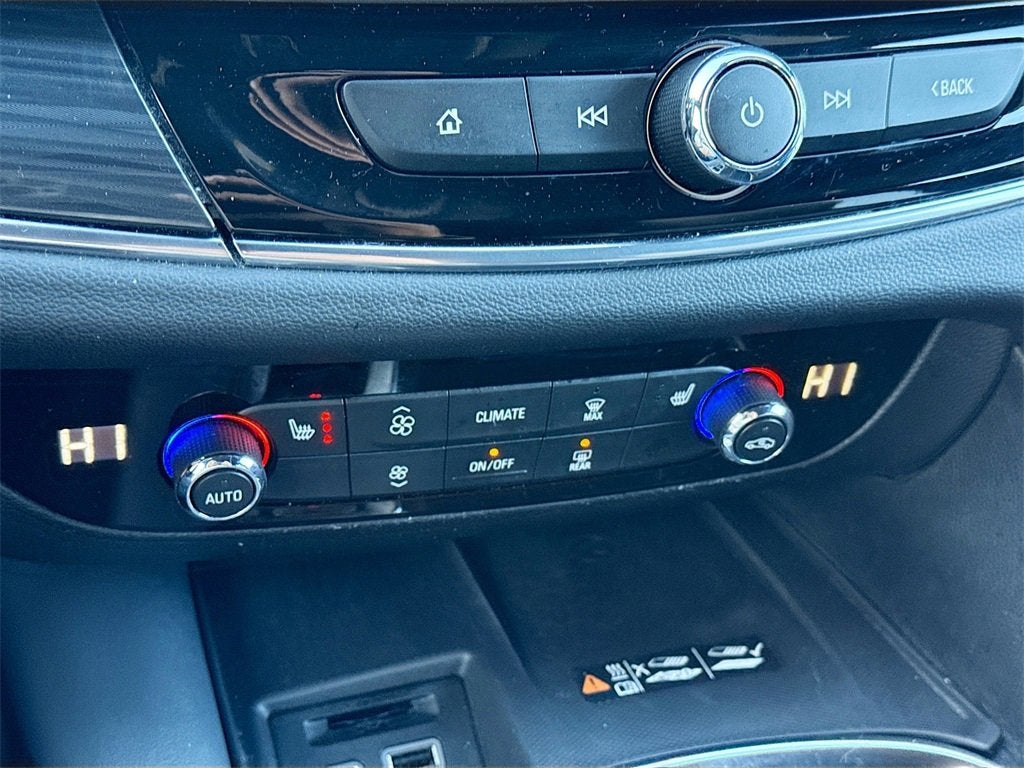 2024 Buick Enclave Essence