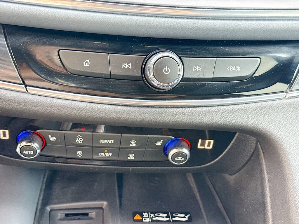 2024 Buick Enclave Essence