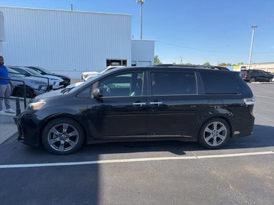 2019 Toyota Sienna SE 8 Passenger