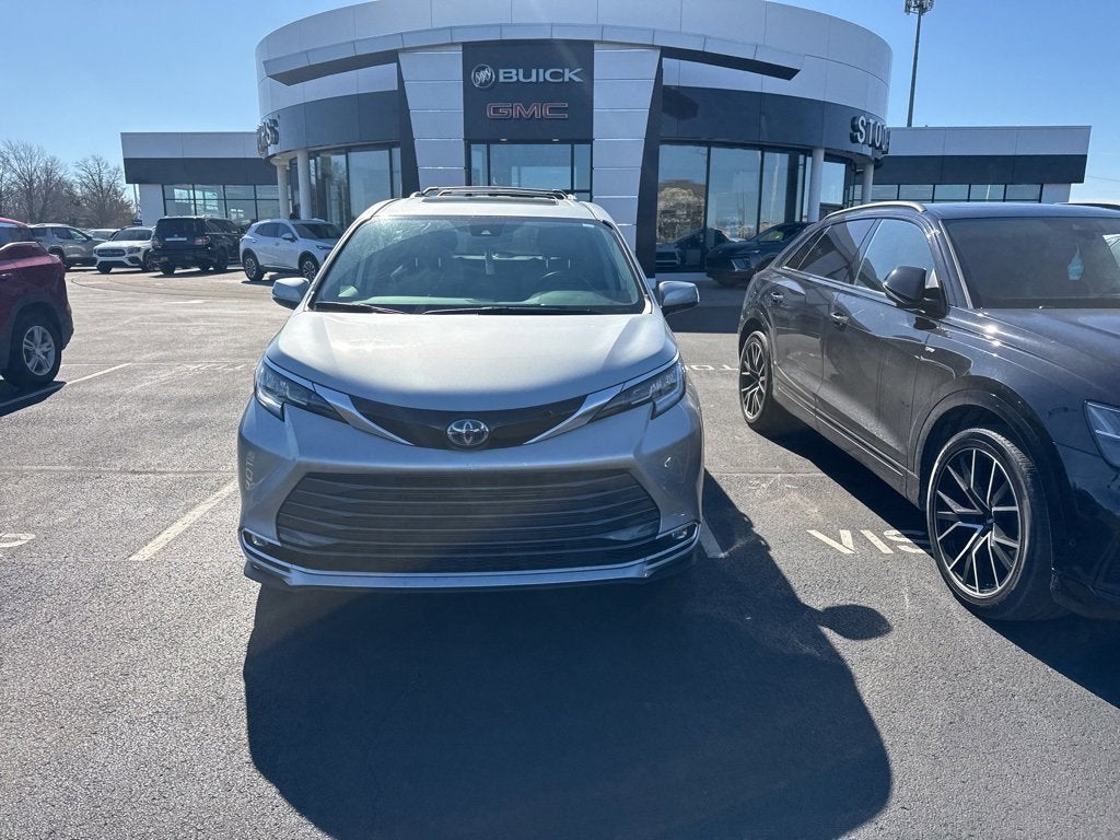 2023 Toyota Sienna Limited