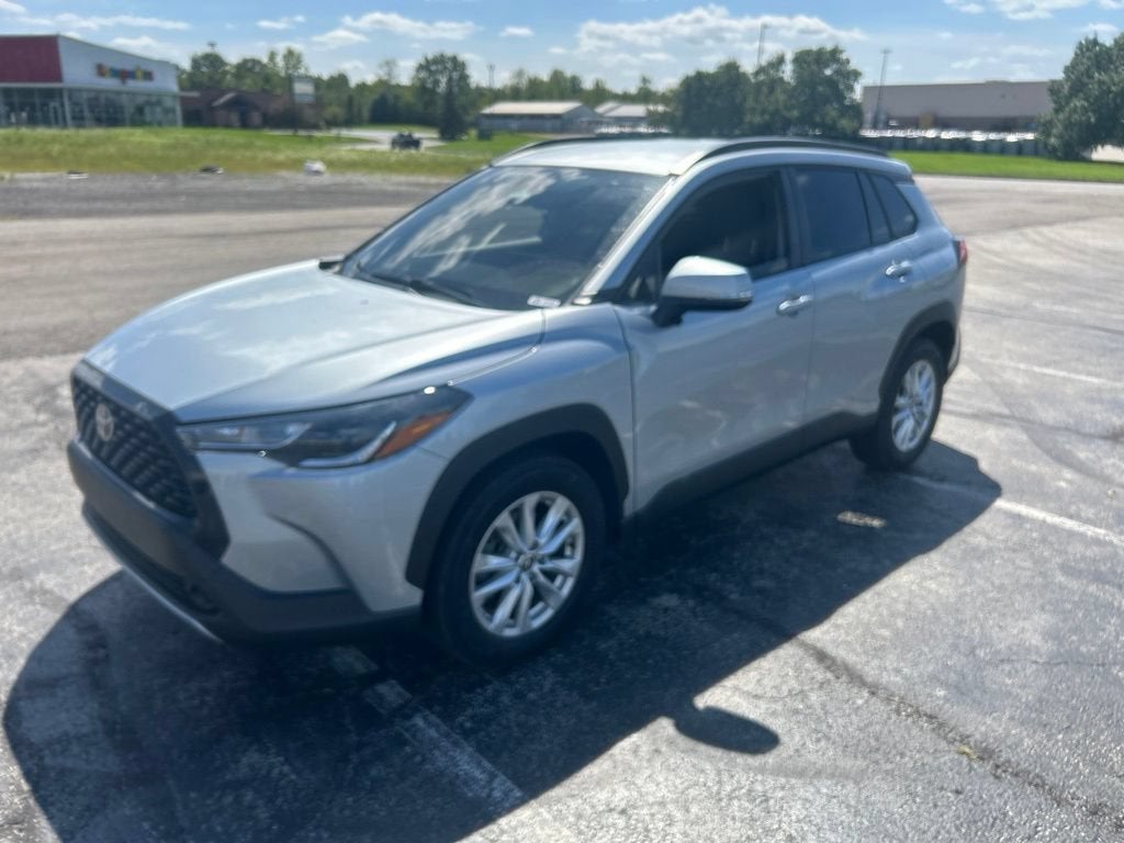2024 Toyota Corolla Cross LE