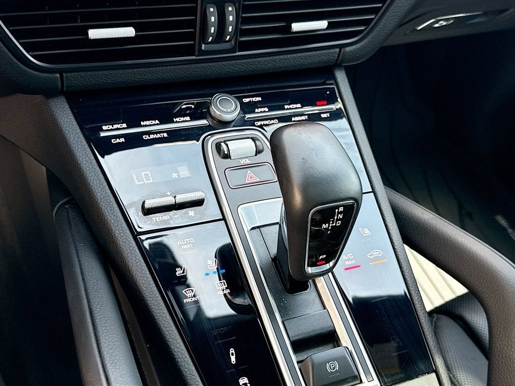 2023 Porsche Cayenne Coupe Platinum Edition