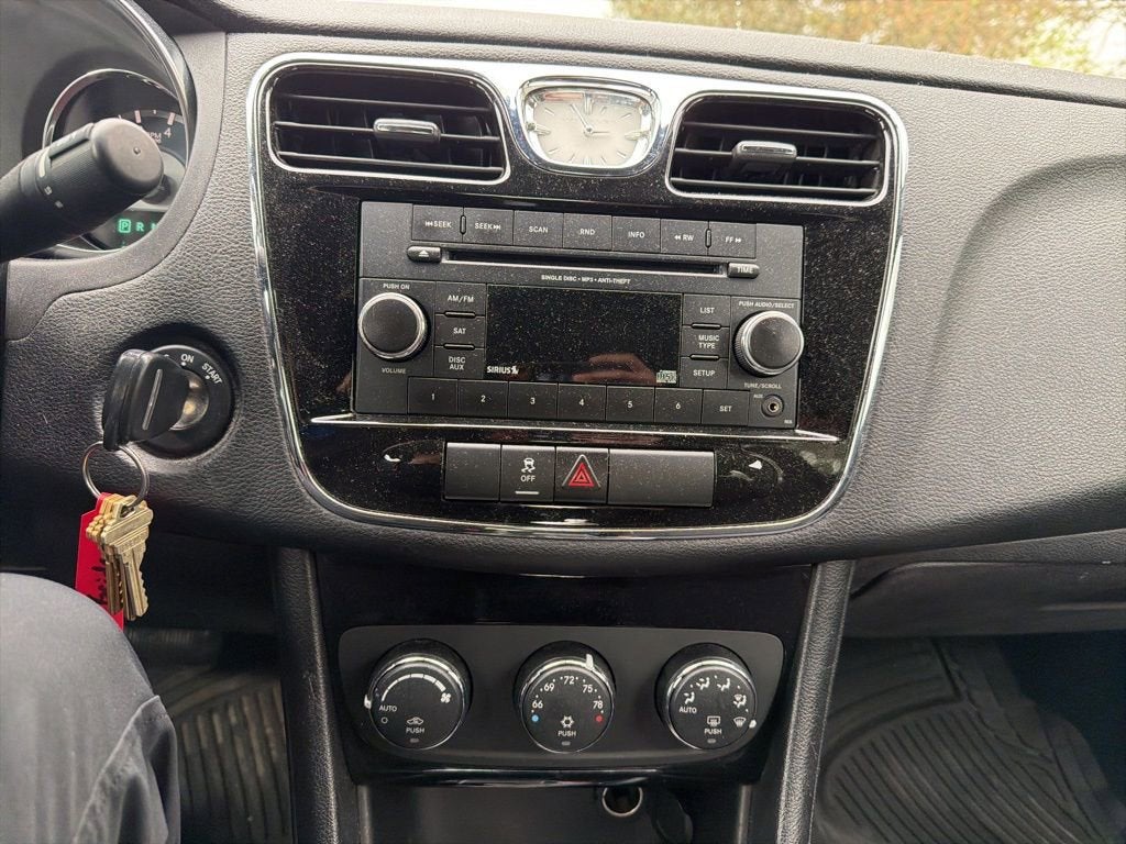 2014 Chrysler 200 Touring