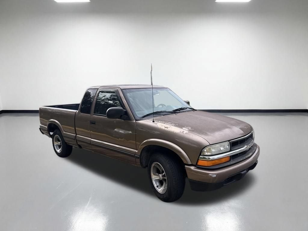 2002 Chevrolet S10 LS