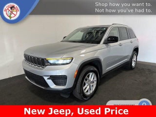 2023 Jeep Grand Cherokee Laredo 4x2