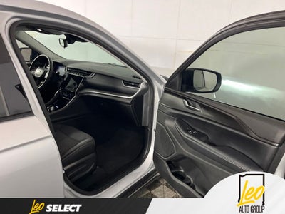 2023 Jeep Grand Cherokee L Laredo 4x2