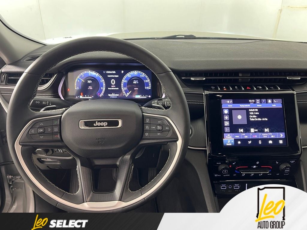 2023 Jeep Grand Cherokee L Laredo 4x2