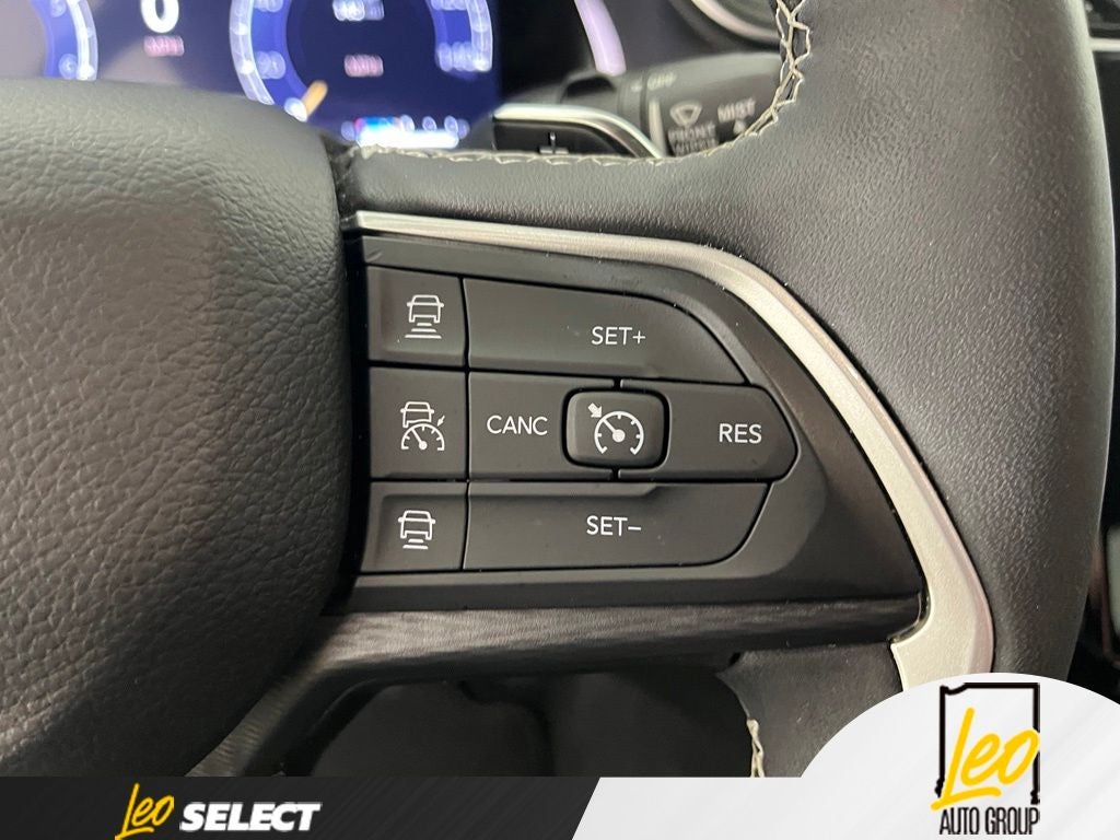 2023 Jeep Grand Cherokee L Laredo 4x2