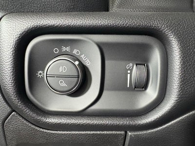 2022 RAM 1500 Big Horn Crew Cab 4x4 5'7' Box