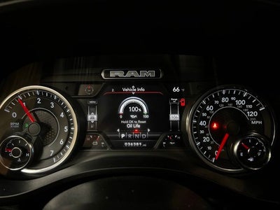 2022 RAM 1500 Big Horn Crew Cab 4x4 5'7' Box