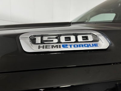 2022 RAM 1500 Laramie Crew Cab 4x4 5'7' Box