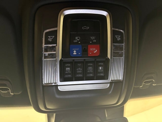 2022 RAM 1500 Laramie Crew Cab 4x4 5'7' Box