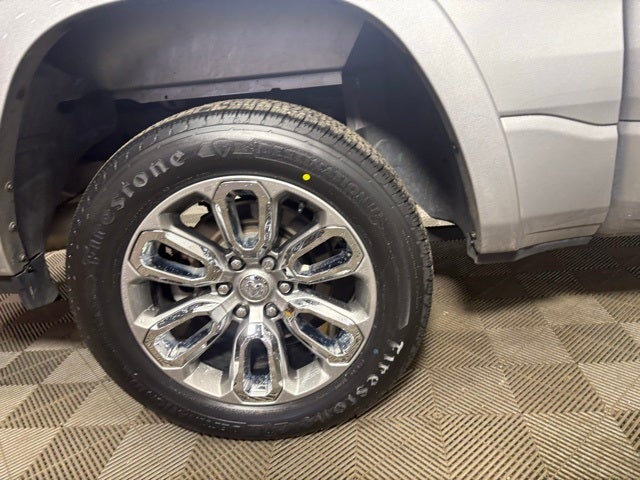 2022 RAM 1500 Laramie Crew Cab 4x4 5'7' Box