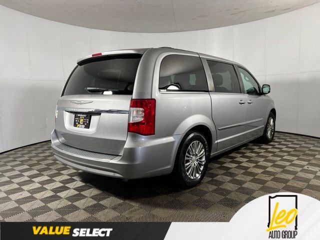 2013 Chrysler Town & Country Touring-L