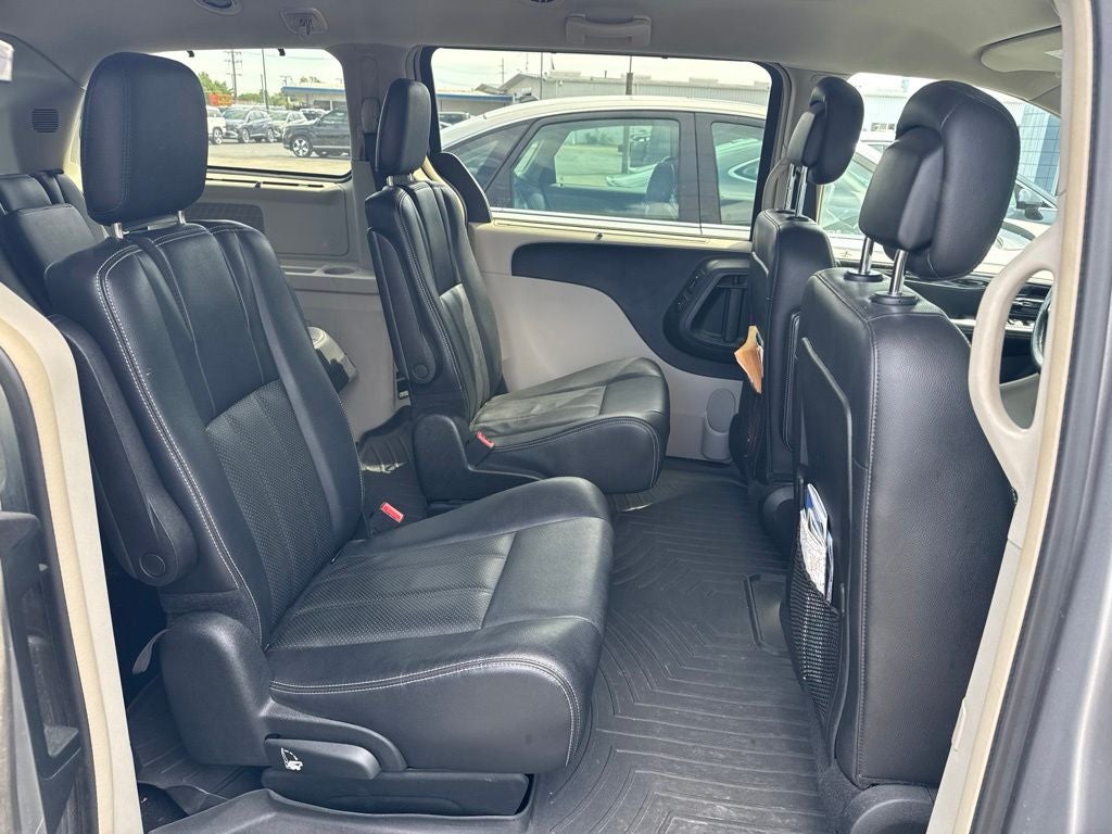 2013 Chrysler Town & Country Touring-L