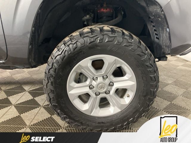 2022 Toyota Tacoma SR V6