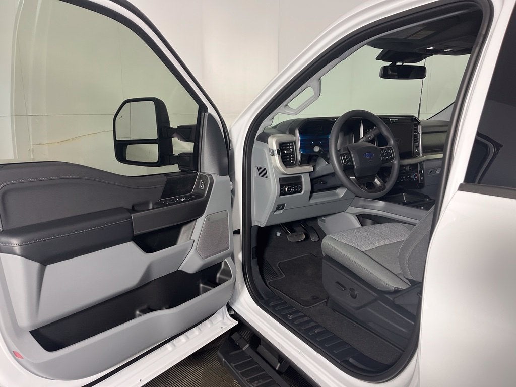 2027 Ford F-250SD XLT