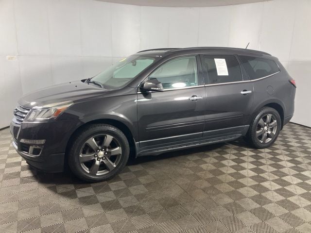 Used 2017 Chevrolet Traverse 2LT with VIN 1GNKVHKD0HJ198052 for sale in Columbus, IN
