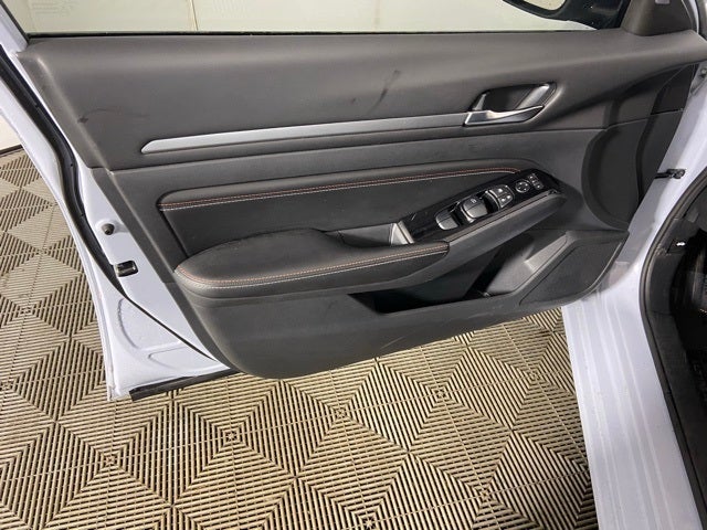 2023 Nissan Altima SR