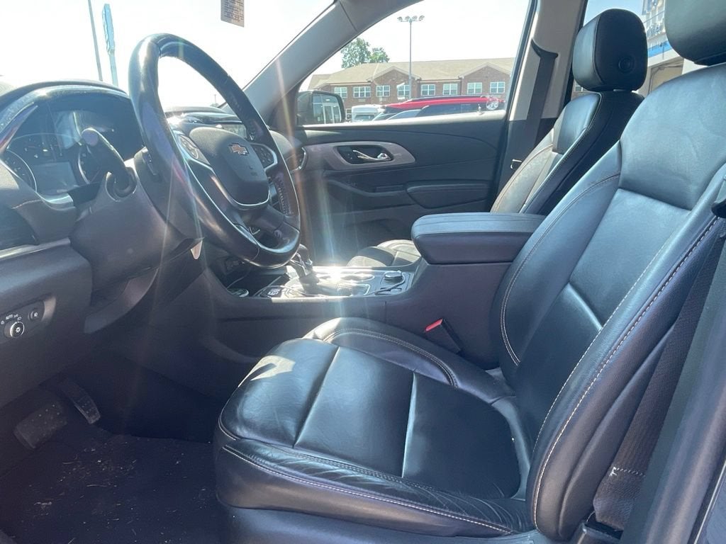 2021 Chevrolet Traverse LT Leather