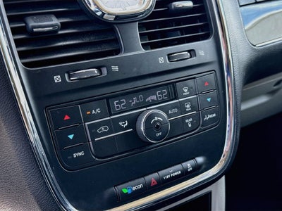 2015 Chrysler Town & Country Touring
