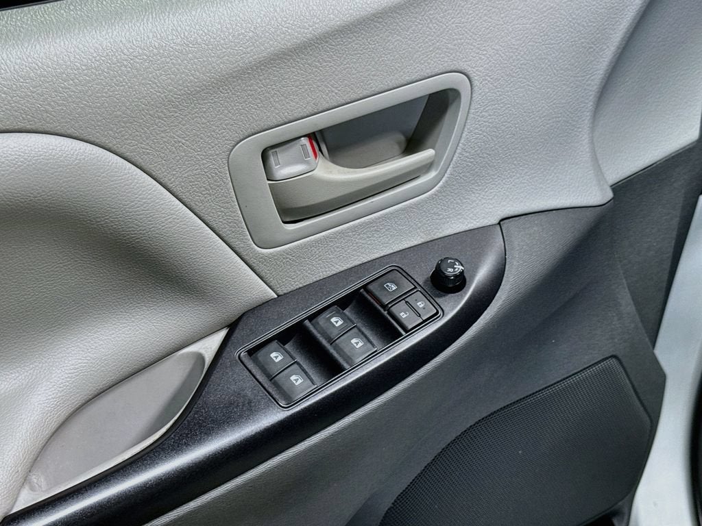 2020 Toyota Sienna L