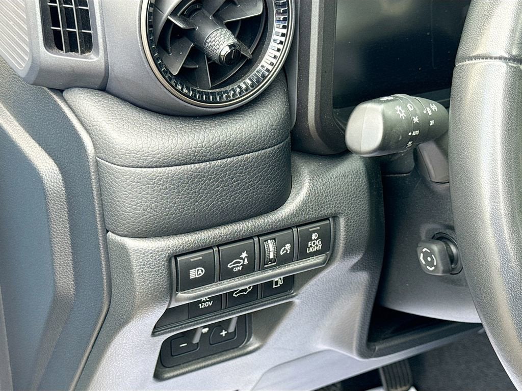 2024 Toyota Land Cruiser 4WD (Natl)