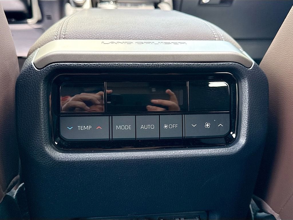 2024 Toyota Land Cruiser 4WD (Natl)