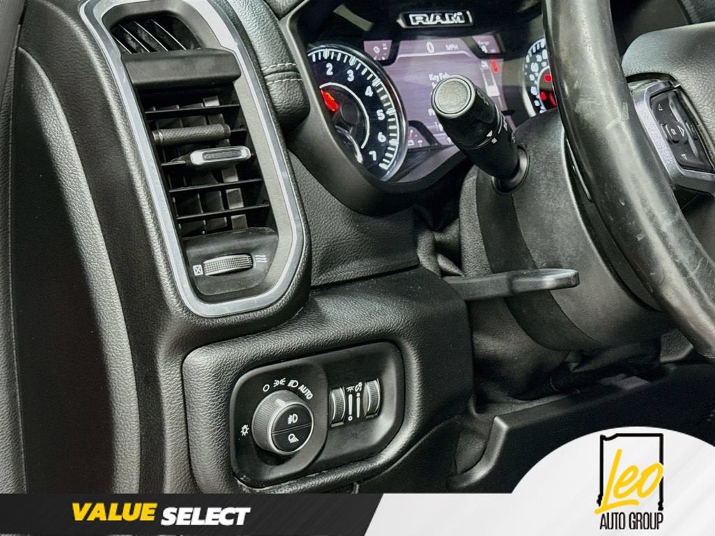 2020 RAM 1500 Laramie Crew Cab 4x4 5'7" Box