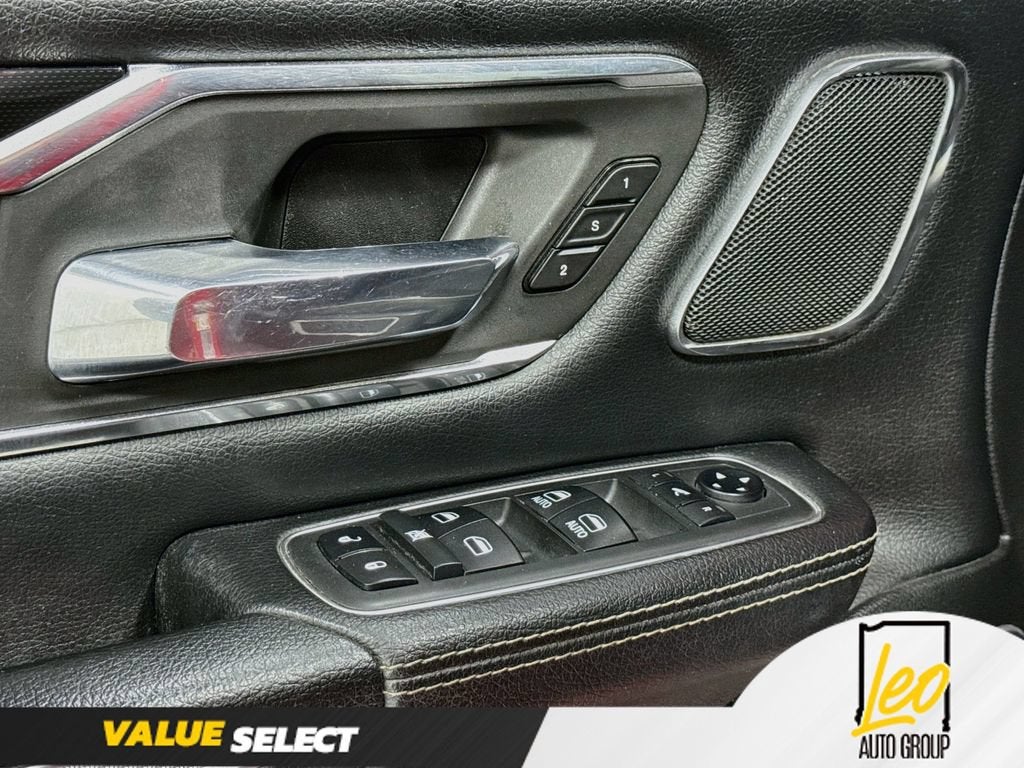 2020 RAM 1500 Laramie Crew Cab 4x4 5'7" Box