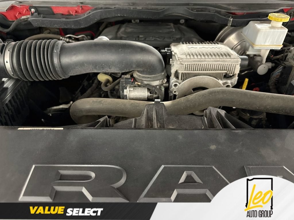 2020 RAM 1500 Laramie Crew Cab 4x4 5'7" Box