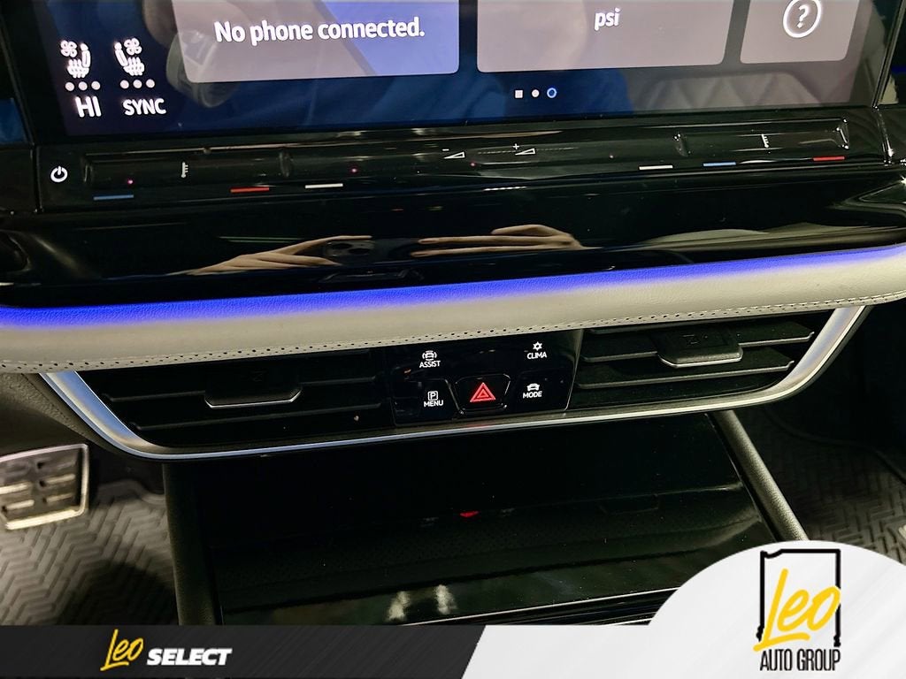 2024 Volkswagen Atlas Cross Sport 2.0T SEL Premium R-Line