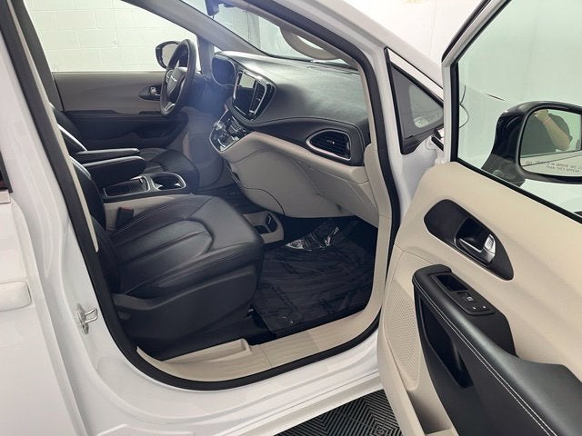 2024 Chrysler Pacifica Touring L AWD