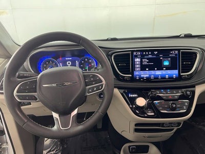 2024 Chrysler Pacifica Touring L AWD